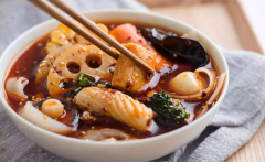 知名麻辣燙出現(xiàn)食品安全問題，如何保障吃的安全？